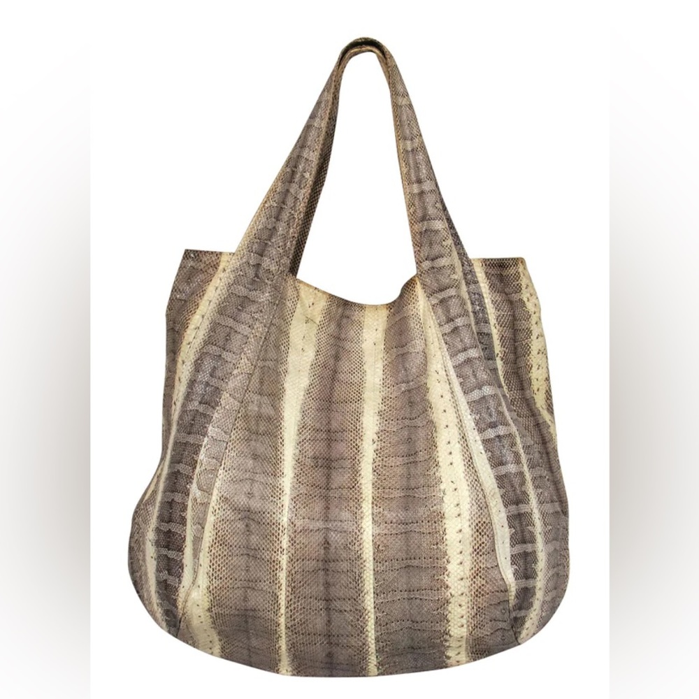 BEIRN
Snakeskin Embossed Hobo